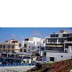 Ocean Front Surf House El *